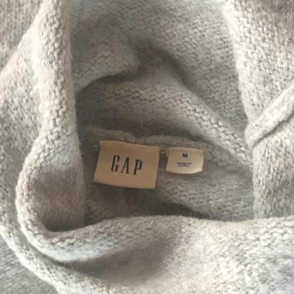 OFFERS WELCOME 
2 available Grey or White oversized mock turtleneck Gap sweater - Picture 2 of 9
